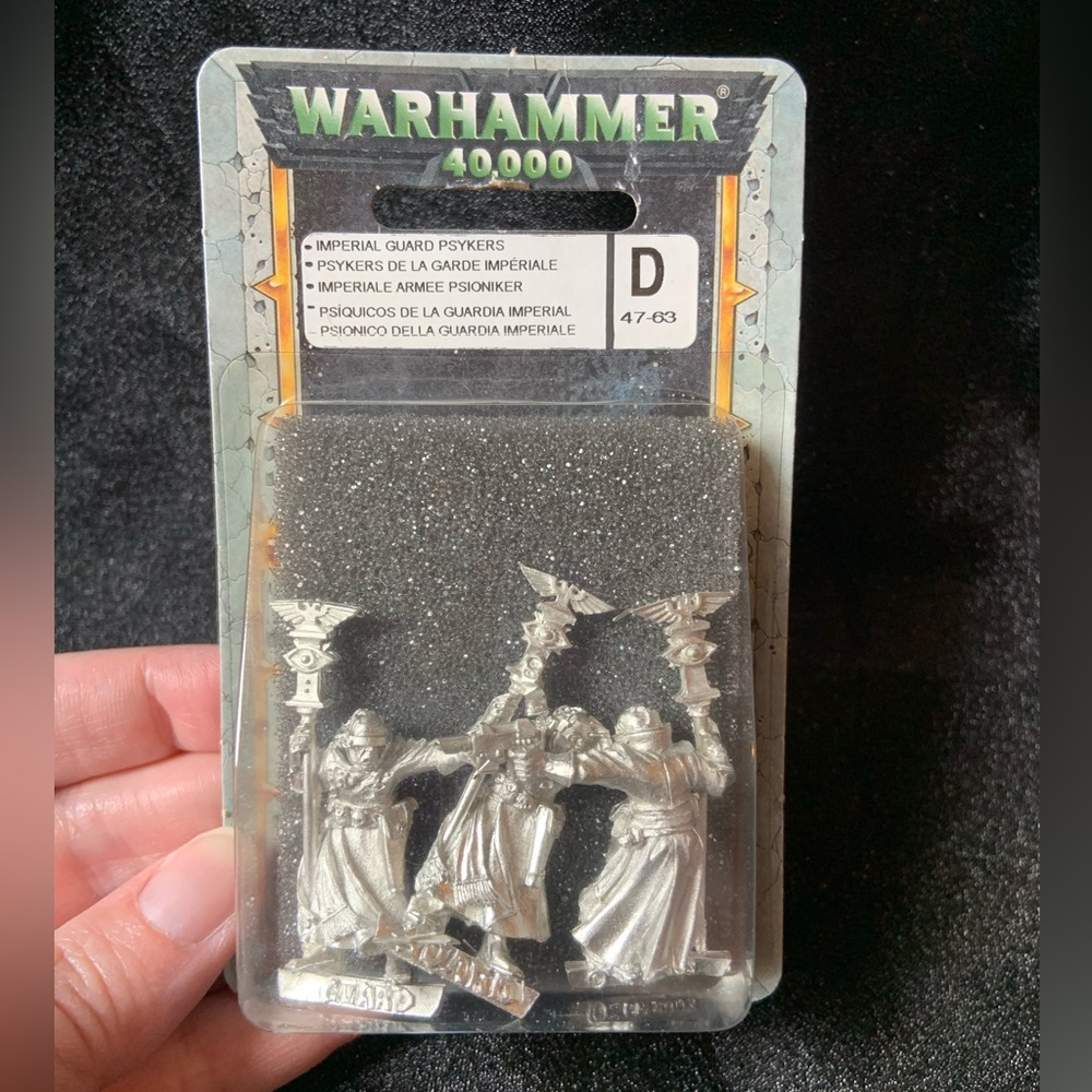 New and unopened vintage Warhammer 40000 Imperial Guard Psykers (metal)